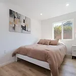 Laurel Canyon Getaway