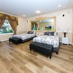 Spacious 2Br With Kitchenette And Dining In Beverly Hills