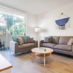 Spacious 2Bdr In Sm - 5 Minutes Walk To The Beach!