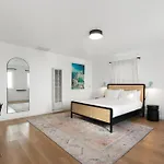 Aliza Hotel