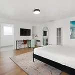 Aliza Hotel