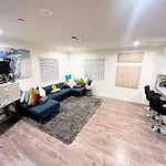 Tr2 4B 3Bath Usc Crypto Sofi Universal Parking