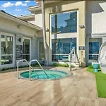 Loft Style,2 Beds ,Flexible Self Check In,Pool