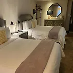 Hollywood Hotel