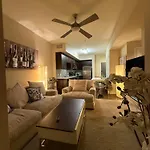 Wilshire La Brea Apartments