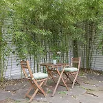 Beverly Glen Charming Gated Guesthouse