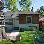 Cozy And Relaxing In Suburbs Of La