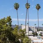 Hollywood Apartment Near Walk Of Fame