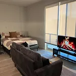 Santa Monica Bright Studio With Stunning View