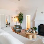 Luxurious Chic Chateau Exclusive Sunset Strip Hideaway In Weho