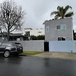 Newly Built 2 Bedroom Home By Beverlywood A Area Wi-Fi Tv Parking