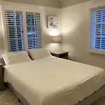 Oasis In Los Angeles Villa With Heated Pool & Spa