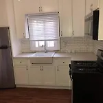 Urban Oasis With Private Laundry: Steps From Dtla