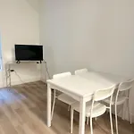 Cozy One Bedroom & Loft Sunset Free Off Site Parking And Wifi