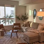 Luxury 1Bdr Centrally Located In Hollywood