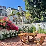 King Oasis - Steps To Beach With Garden Patio!