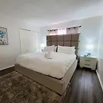 Spacious 3Br & 2Ba Apartment With Wifi, Tv & Kitchen 5 Mins To Lacma & Academy Museum Of Motion Pictures