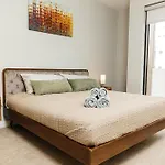 Magnificent Two Bedroom In West Hollywood