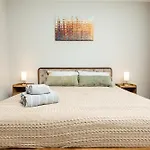 Magnificent Two Bedroom In West Hollywood