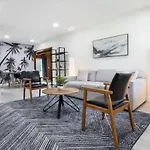 Newly Furnished Vacation Home-Ken