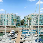 Opal Escape - Penthouse Marina View Private Rooftop