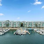 Opal Escape - Penthouse Marina View Private Rooftop
