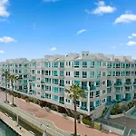Opal Escape - Penthouse Marina View Private Rooftop