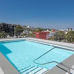 2Br Hollywood Apartment With Rooftop Pool And Stunning Views