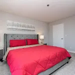 2Br Hollywood Apt With Rooftop Pool & Stunning Views