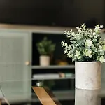 King Apartment In West Hollywood
