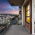 Spacious Studio - Hollywood Pool, Parking, Sauna