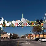 Heart Of North Hollywood 2 Bed Apt Free Parking, Hot Tub, Pool, Gym