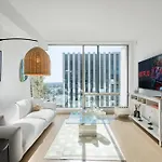 High Rise 1Bdr With Pool, Parking, Gym