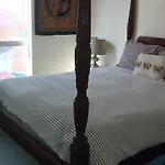 Ocean Front Vortex Female Hostel Private Rooms Free Bikes