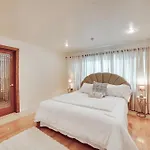 Private Pool And Patio Luxe Encino Family Getaway