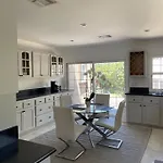 5 Bedroom Beverly Hills Stay
