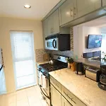 King Oasis - Steps To Beach With Garden Patio!