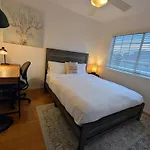 3 Bedroom + Near Venice Beach + Redecorated + Nice Backyard With Bbq
