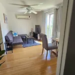 Best Prime Location 1Bd 1Bath Guest House