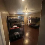The Concrete Jungle Hostel On 42St