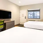 Rodeway Inn Near Melrose Ave