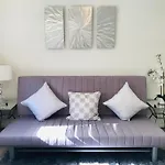 Beverly Hills 2Bd