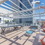 Sunset Lounge On Sunset Blvd With Pool & Jacuzzi