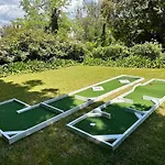 Pool & Spa Ping-Pong Mini-Golf & 5Br