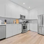 Stylish La Studio Prime Location In Wilshire Blvd