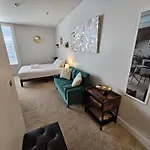 Premier Suites - Prime Mdr-Venice Location With Pool, Gym & Hot Tub