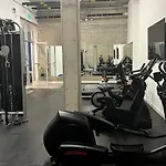 Penthouse With Hollywood Sign View 2 Bedrooms With 3 Beds