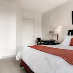 Global Luxury Suites At Tiverton Ave