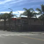 Foxy\'S Motor Inn On Florence & Hoover St