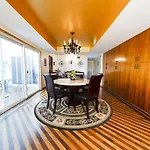 Frank Sinatra/Roger Miller/Clint Walkers Woodland Hills Mansion